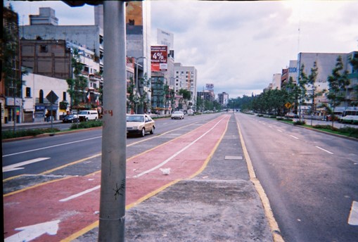 Cykelbana på Ave. Chapultepec, Mexico City.