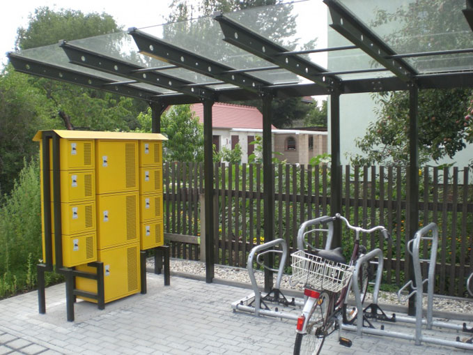 BETA Safe förvaringsbox med BETA cykelställ.